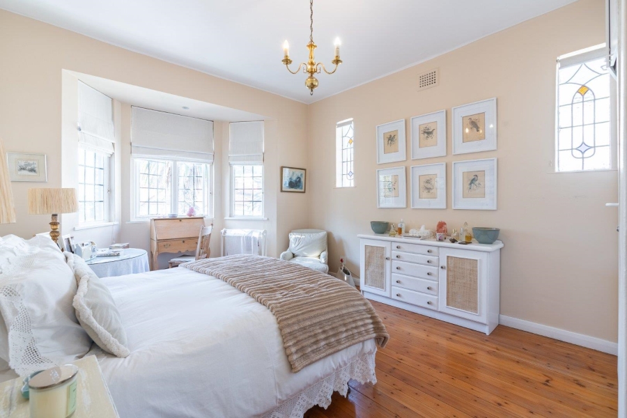 2 Bedroom Property for Sale in Sea Point Western Cape